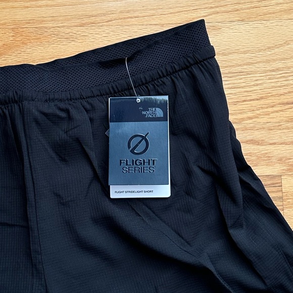The North Face Men’s Flight Stridelight Shorts in TNF Black Large x 6” inseam - Picture 10 of 12
